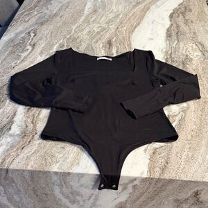 ReoRia Classic Black Square Neck Top